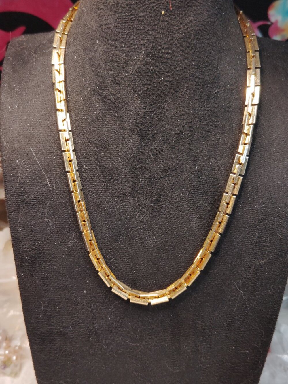 Les Bernard Attributed Interlocking Link Necklace – Gold Tone, 17.5"